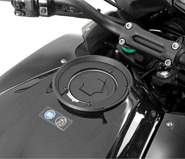 Flangia specifica per l'attacco delle borse da serbatoio Tanklock o TanklockED mod. BF26 specifica per Kawasaki Versys 650 '15-'19