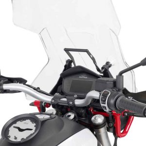 Traversino GIVI FB8203 specifico per Moto Guzzi V85TT da montare dietro il cupolino per installare un portatelefono o un portanavigatore.