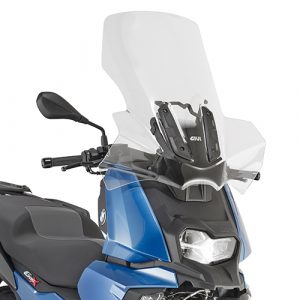 Parabrezza GIVI 5130DT trasparente 68 x 64,5 cm (H x L) specifico per BMW C 400 X anno 2019. Necessita di kit attacchi D5130KIT da acquistare separatamente.