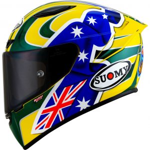 Suomy TRACK-1 Troy Bayliss Replica 2005 è il nuovissimo integrale SUOMY di ultima generazione composto in TRICARBOCO (carbonio-fibre aramidiche-fibre di vetro) sviluppato allo scopo di ottenere miglior comfort per l’uso in pista e in strada.