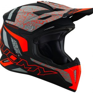 Casco Cross Suomy X-Wing Reel Matt Orange Fluo è un casco di una nuova generazione dalle forme dinamiche e performanti composto da un mix di resine termoplastiche rinforzate in grado di garantire un’altissima resistenza agli urti.