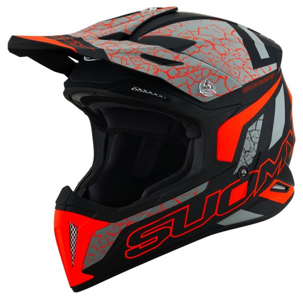 Casco Cross Suomy X-Wing Reel Matt Orange Fluo è un casco di una nuova generazione dalle forme dinamiche e performanti composto da un mix di resine termoplastiche rinforzate in grado di garantire un’altissima resistenza agli urti.