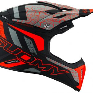 Casco Cross Suomy X-Wing Reel Matt Orange Fluo è un casco di una nuova generazione dalle forme dinamiche e performanti composto da un mix di resine termoplastiche rinforzate in grado di garantire un’altissima resistenza agli urti.