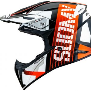 Casco Cross Suomy X-Wing Amped Black Orange è un casco di una nuova generazione dalle forme dinamiche e performanti composto da un mix di resine termoplastiche rinforzate in grado di garantire un’altissima resistenza agli urti.