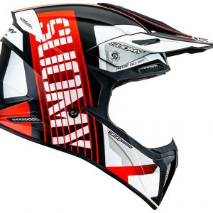 Casco Cross Suomy X-Wing Amped Black Red è un casco di una nuova generazione dalle forme dinamiche e performanti composto da un mix di resine termoplastiche rinforzate in grado di garantire un’altissima resistenza agli urti.