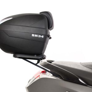 Fissaggi per montare una valigia superiore alla moto.